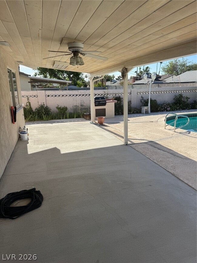 Building Photo - 2725 Colanthe Ave