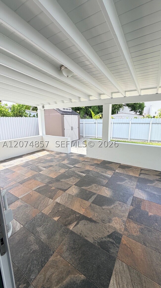 Building Photo - 3144 SW 23rd St