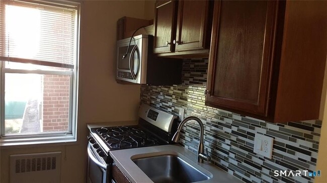 Building Photo - 50 Fairview Ave