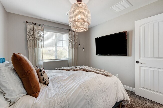 Building Photo - Providence Las Vegas 3 Bed and 3 Bath Home with Gated Community, Modern Upgrades & Resort-Style A...