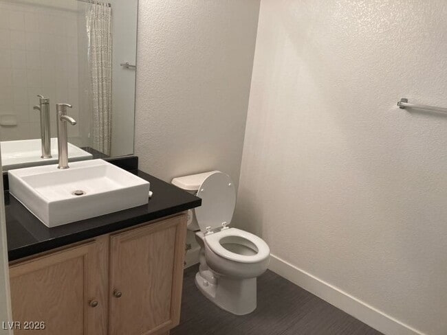 Building Photo - 2001 Quartz Cliff St