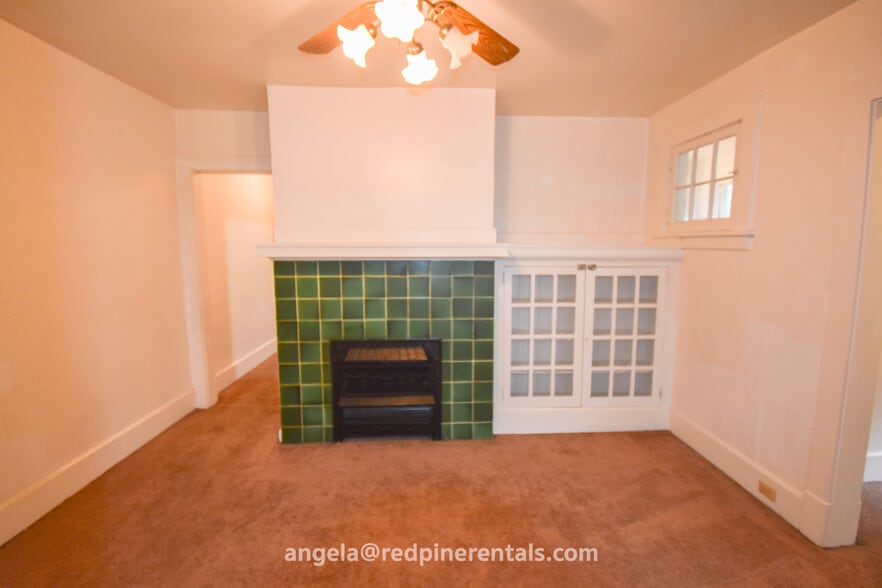 Dining room - 1832 Crafton Blvd