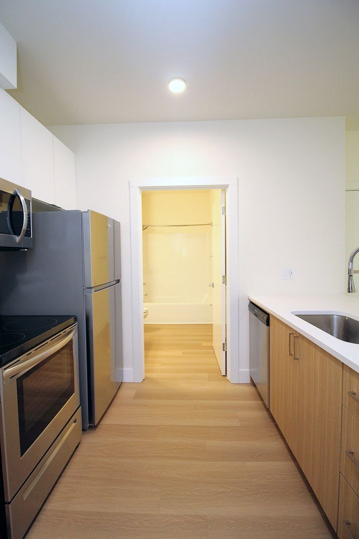 Building Photo - 8417 SW 24th Ave