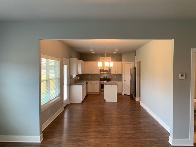 Building Photo - Beautiful Home In The Heart of Springdale ...