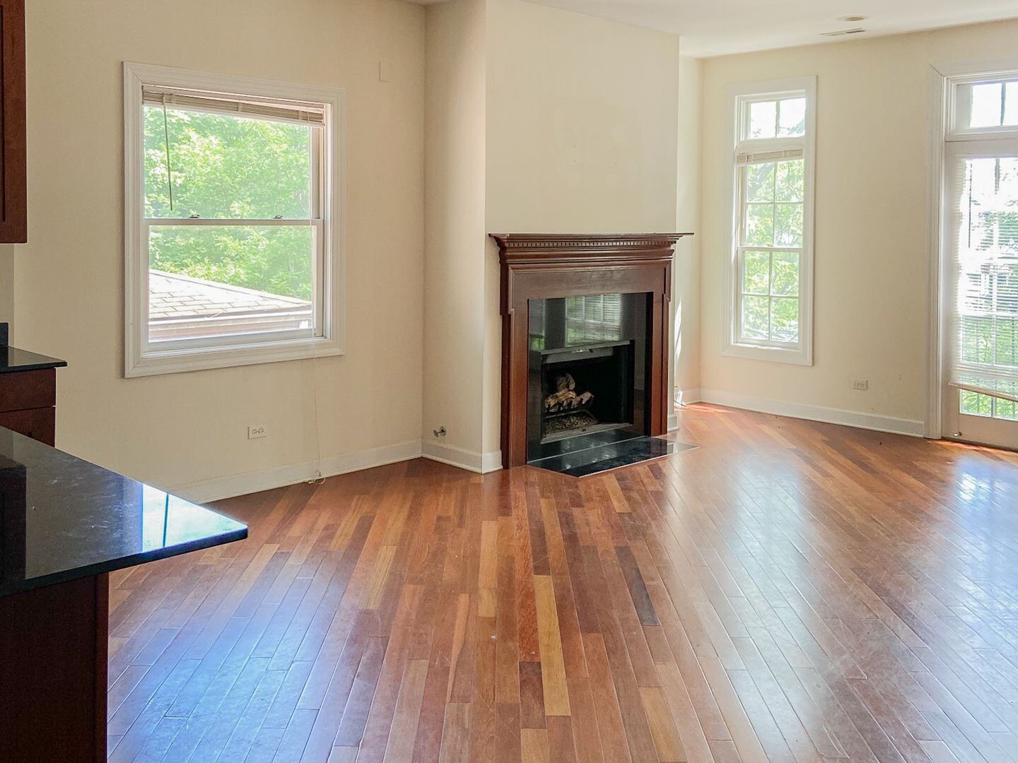 Building Photo - 3114 N Racine Ave