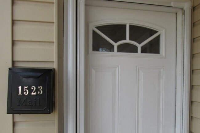 Front - 1523 Wilkes Ave