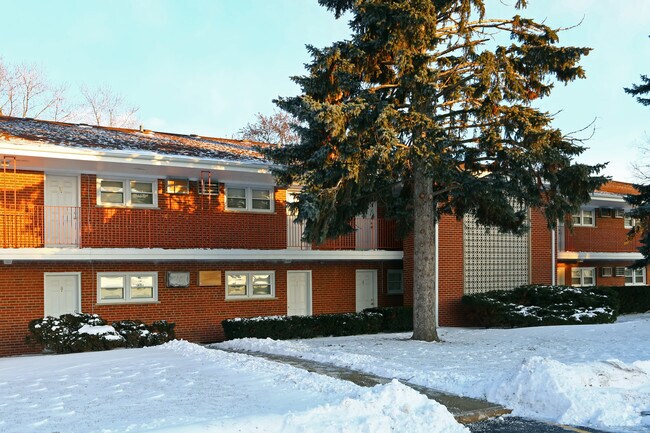Building Photo - Holiday Lane Condominiums