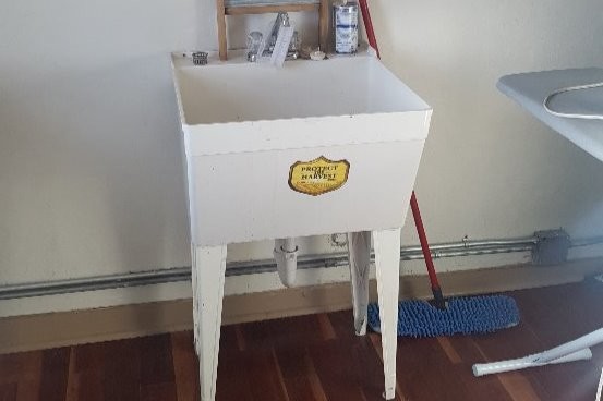 utility sink in laundry room - 112 Colorado Ave