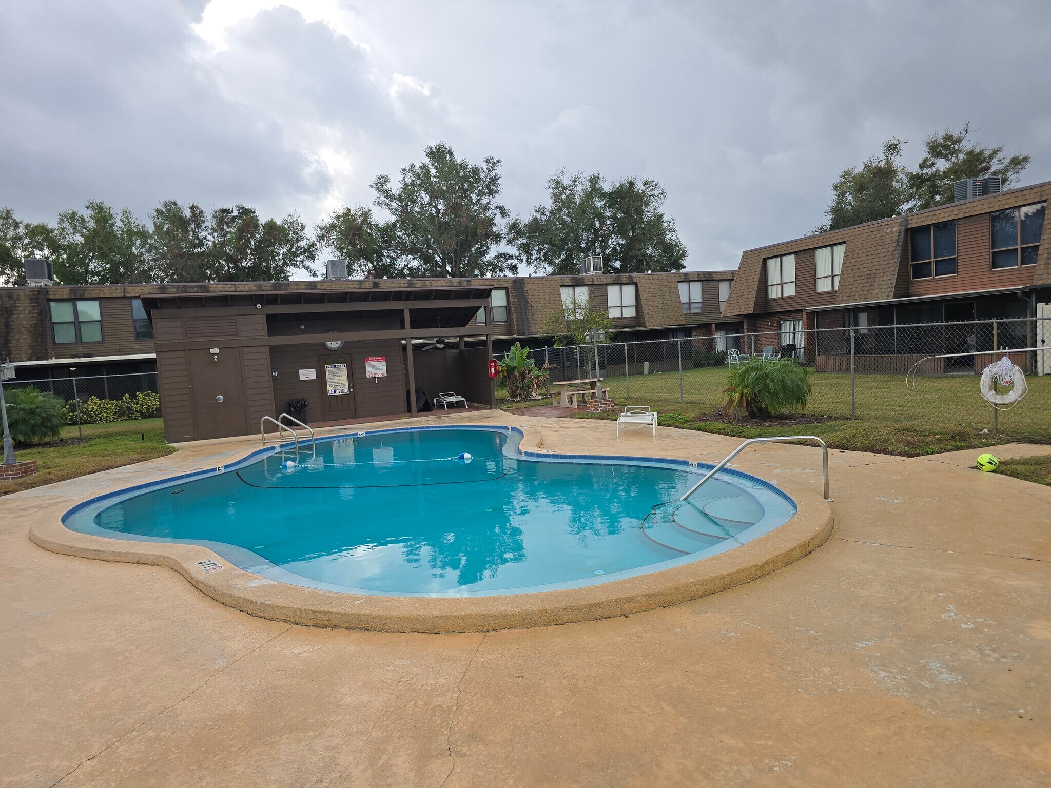 Building Photo - 1836 N Crystal Lake Dr