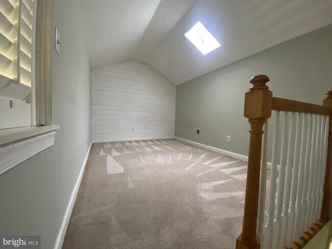 Building Photo - 99 Chatham Ct