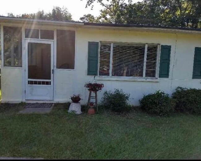 Building Photo - 2106 E Dellview Dr