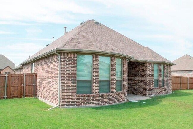 Building Photo - 739 Cedar Elm Trail