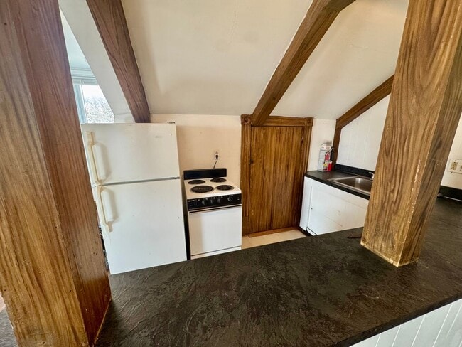 Building Photo - 4451 Highridge St