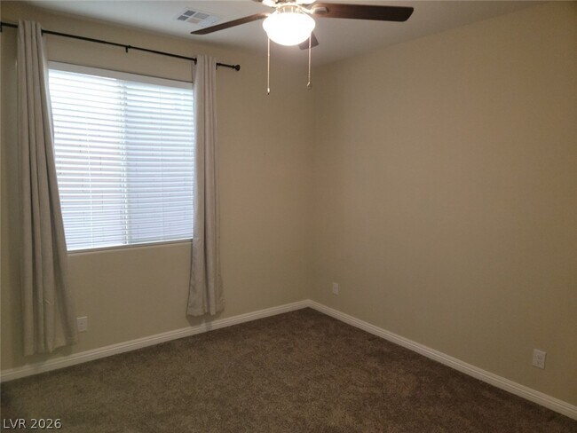 Building Photo - 2919 Tremont Ave