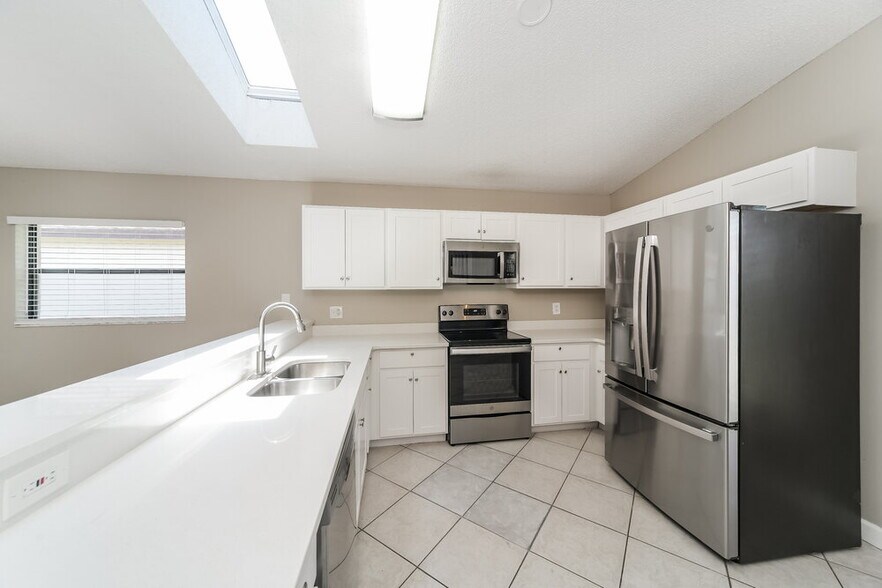 Building Photo - 3422 Burlington Dr