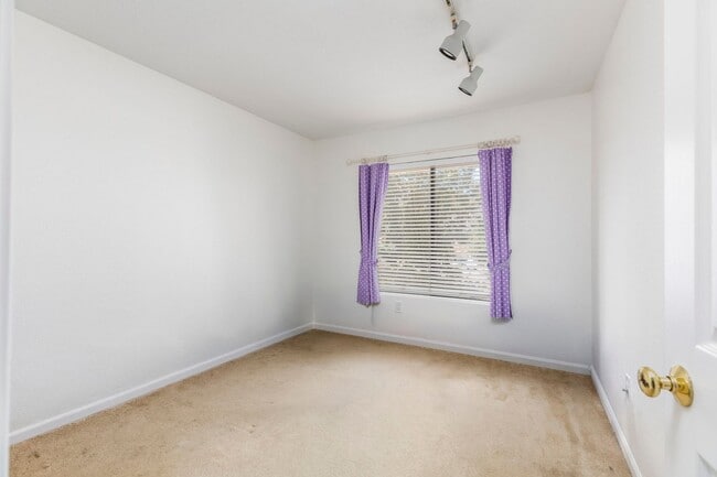 Building Photo - 3 Bed 2 Bath House in Scripps Ranch