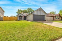 Building Photo - 12223 White River Dr