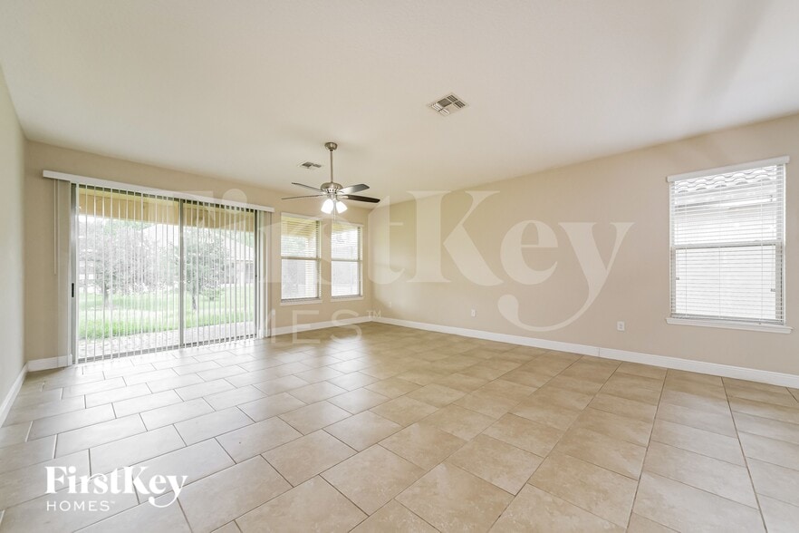 Building Photo - 1651 Nina Dr