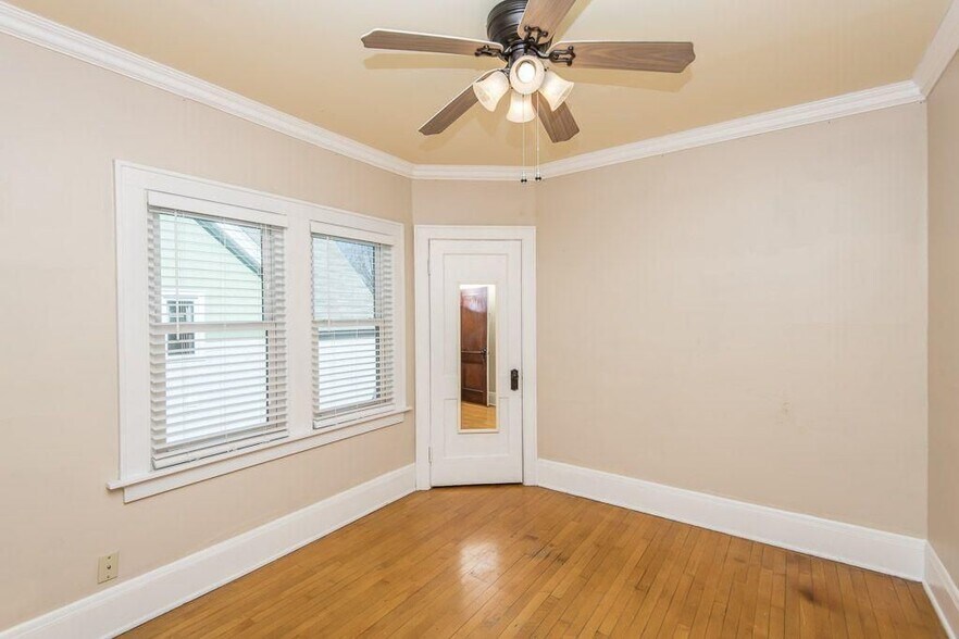 Building Photo - 537 N 59th St