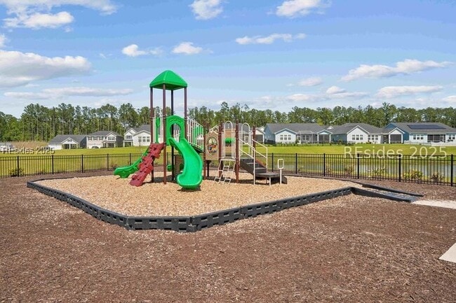 Building Photo - 105 Mainland Lakes Dr