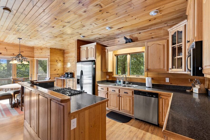 Building Photo - 1650 Loving Rd