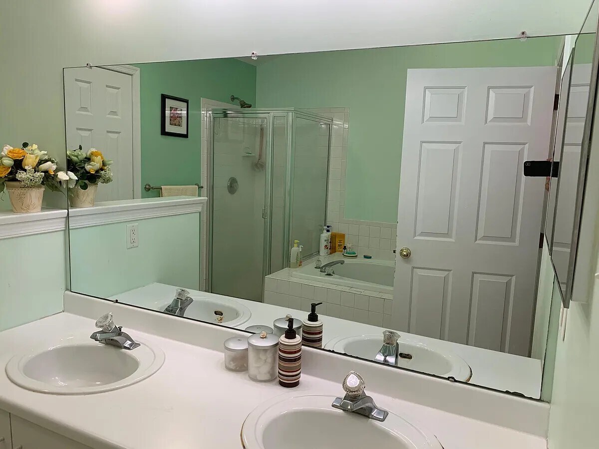 Building Photo - 304 Harvest Ln