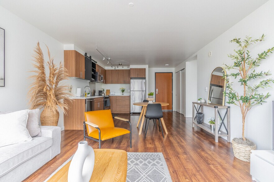 Building Photo - 2407 E Union St