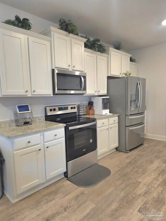 Building Photo - 8055 Silver Maple Dr