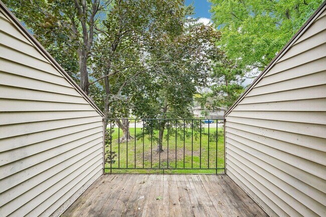 Building Photo - 6130 72nd Ln N