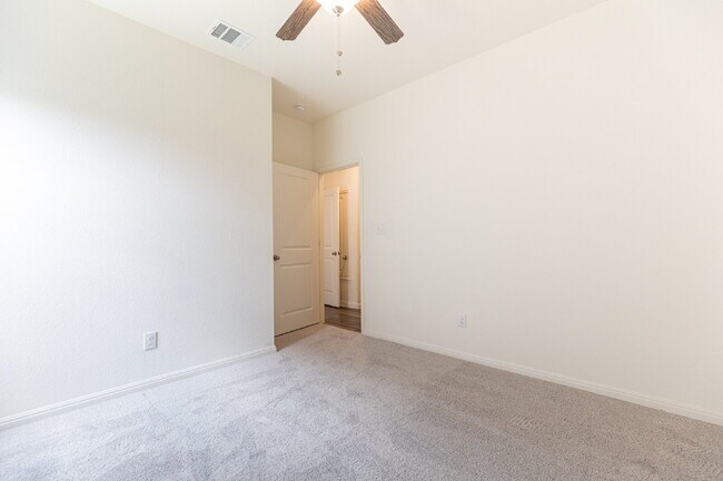 Building Photo - 141 Rubrum Rd