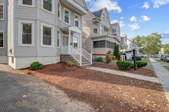 Building Photo - 163 Greenwood Ave