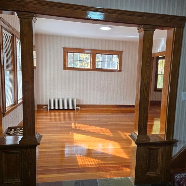 Building Photo - 22 Hope Ave