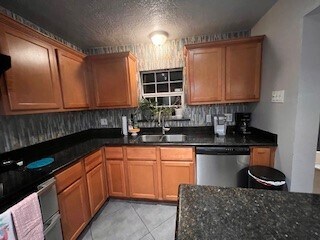 Building Photo - 5219 Avenue Q