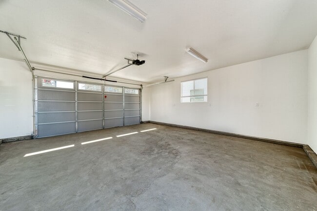 Building Photo - 2221 Tapia Wy