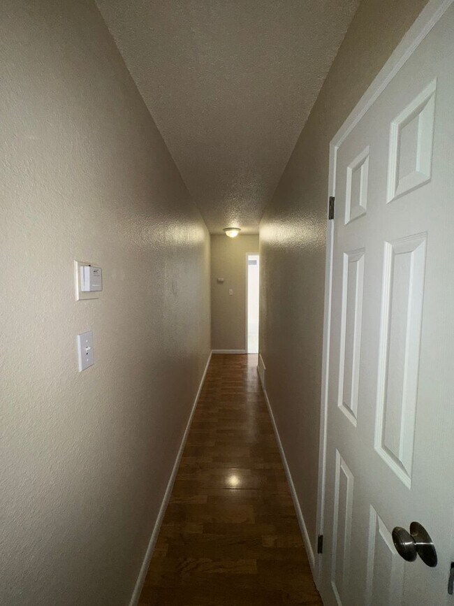 Building Photo - Enfield Street