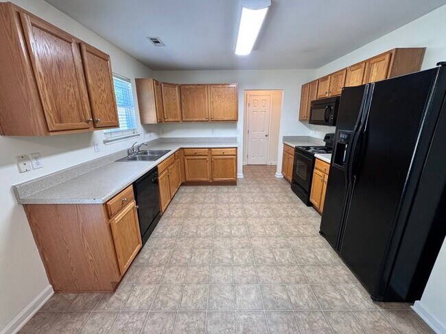 Building Photo - Classic 4-Bedroom Home in McKinley Mill