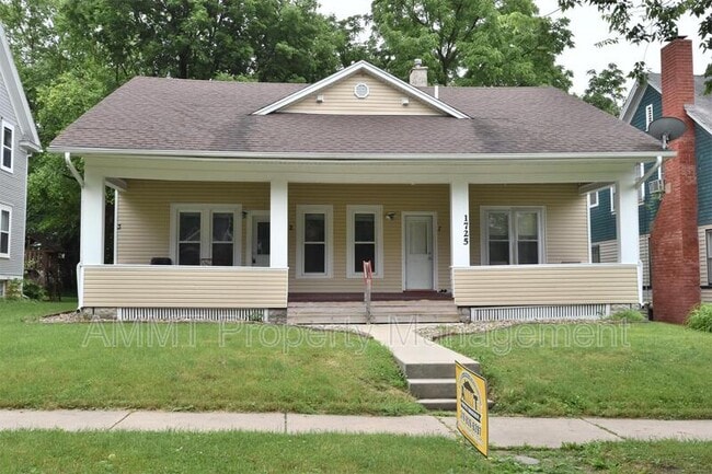 Building Photo - 1725 D Ave NE