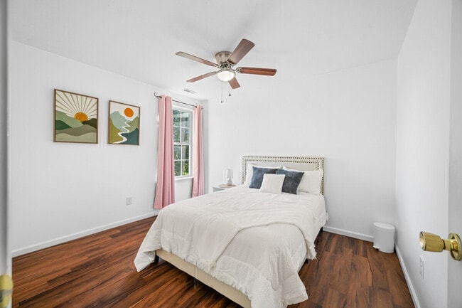 Building Photo - 2386 Meadow Bend Dr