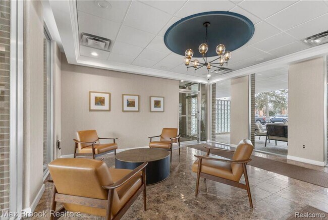 Building Photo - 600 W Brown St