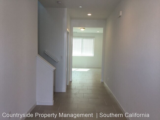 Building Photo - 4 br, 2.5 bath House - 3942 Wrenwood Avenue