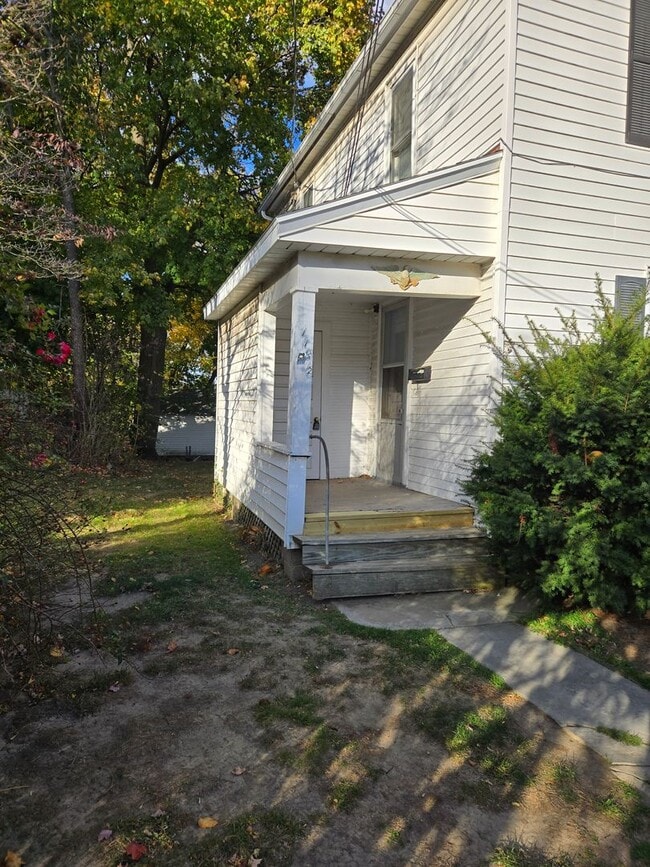 Primary Photo - 118.5 W Walnut St