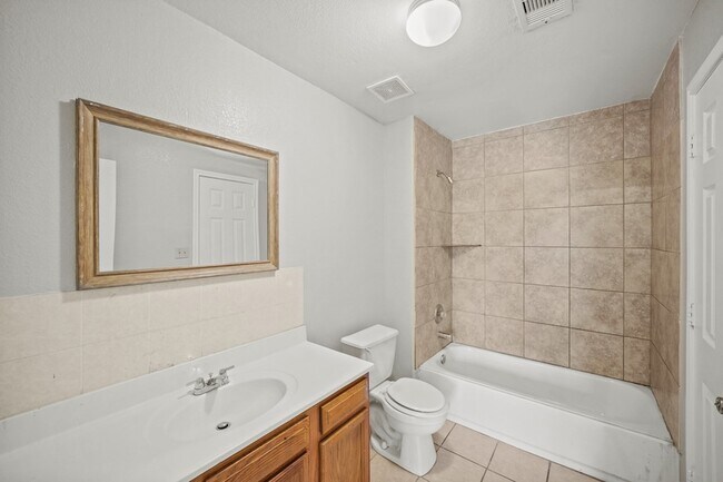 Building Photo - 4636 Mayflower St