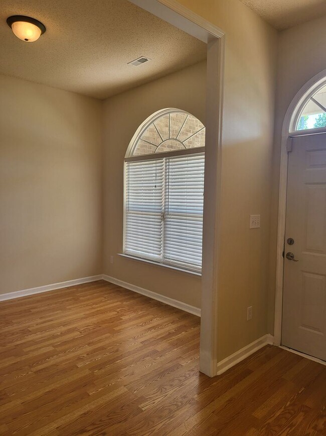 Building Photo - 139 Autumn Haven Ln