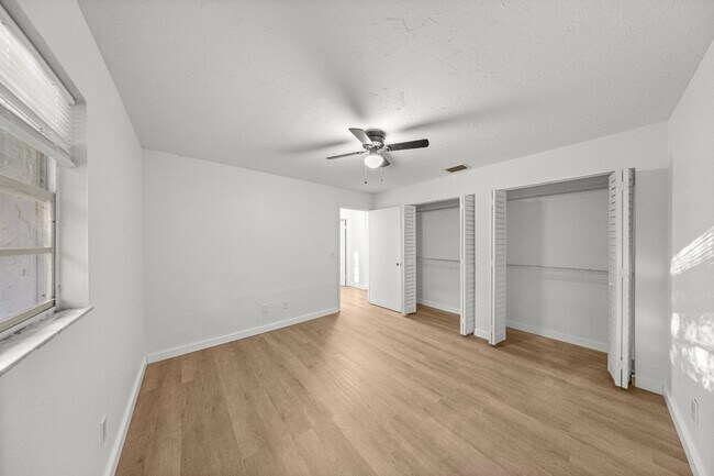 Building Photo - 2931 SE 52nd Ave