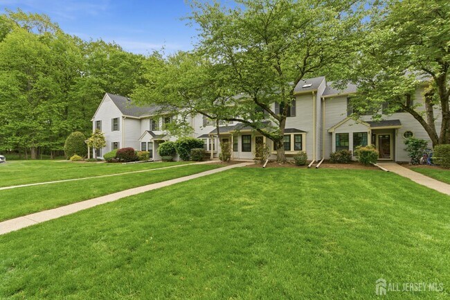 Building Photo - 2804 Cricket Cir