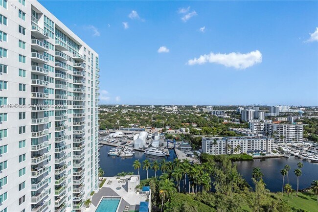 Building Photo - 1871 NW S River Dr