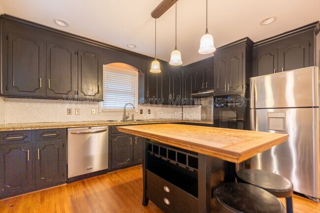 Building Photo - 12013 Idlewild Rd