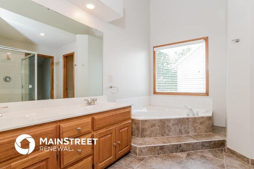 Building Photo - 5424 Noble St