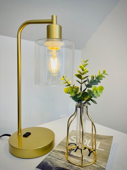 Building Photo - 143 Oak St