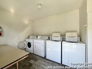 Building Photo - 311 E San Antonio Ave